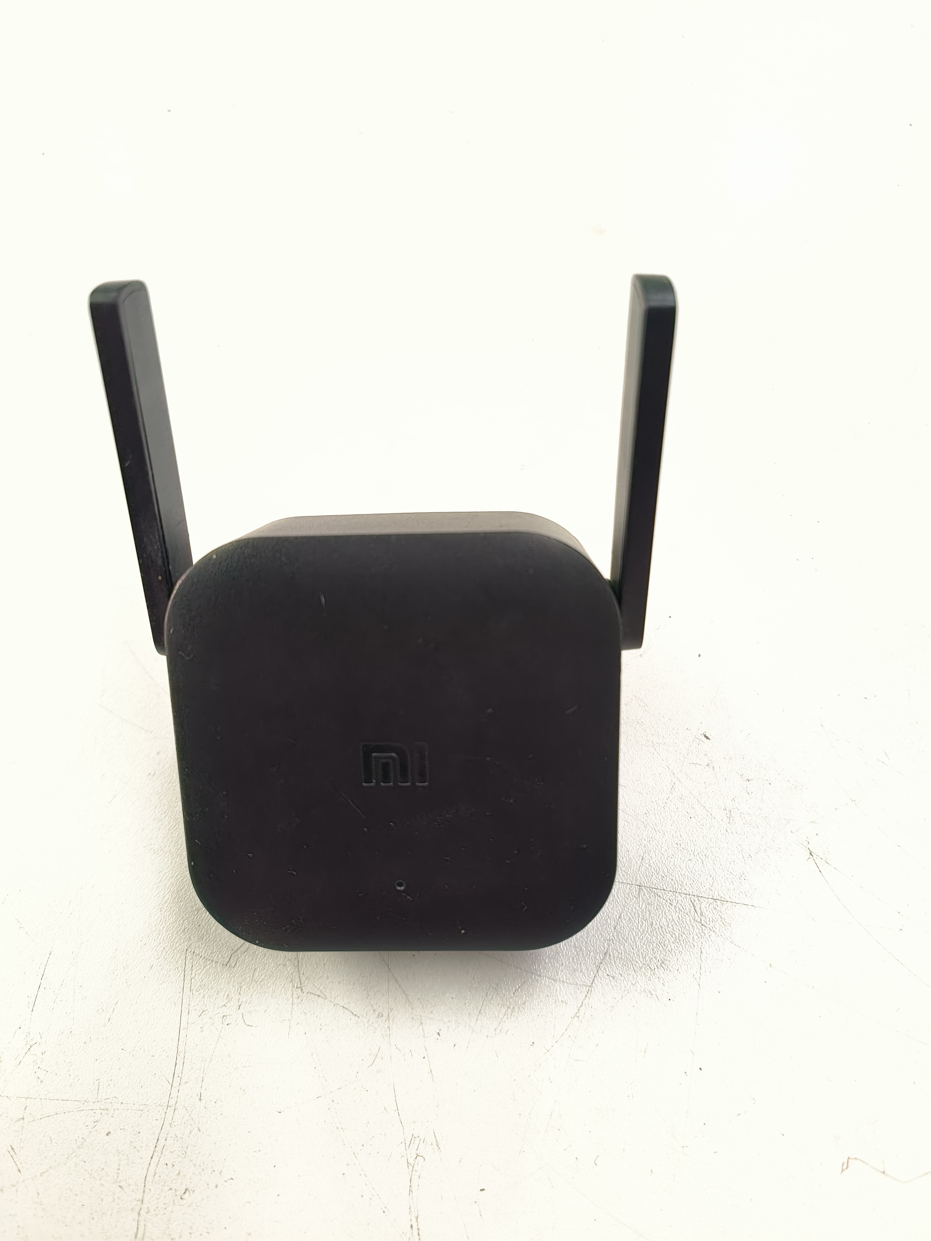 Xiaomi Mi Wi-Fi Range Extender Pro.