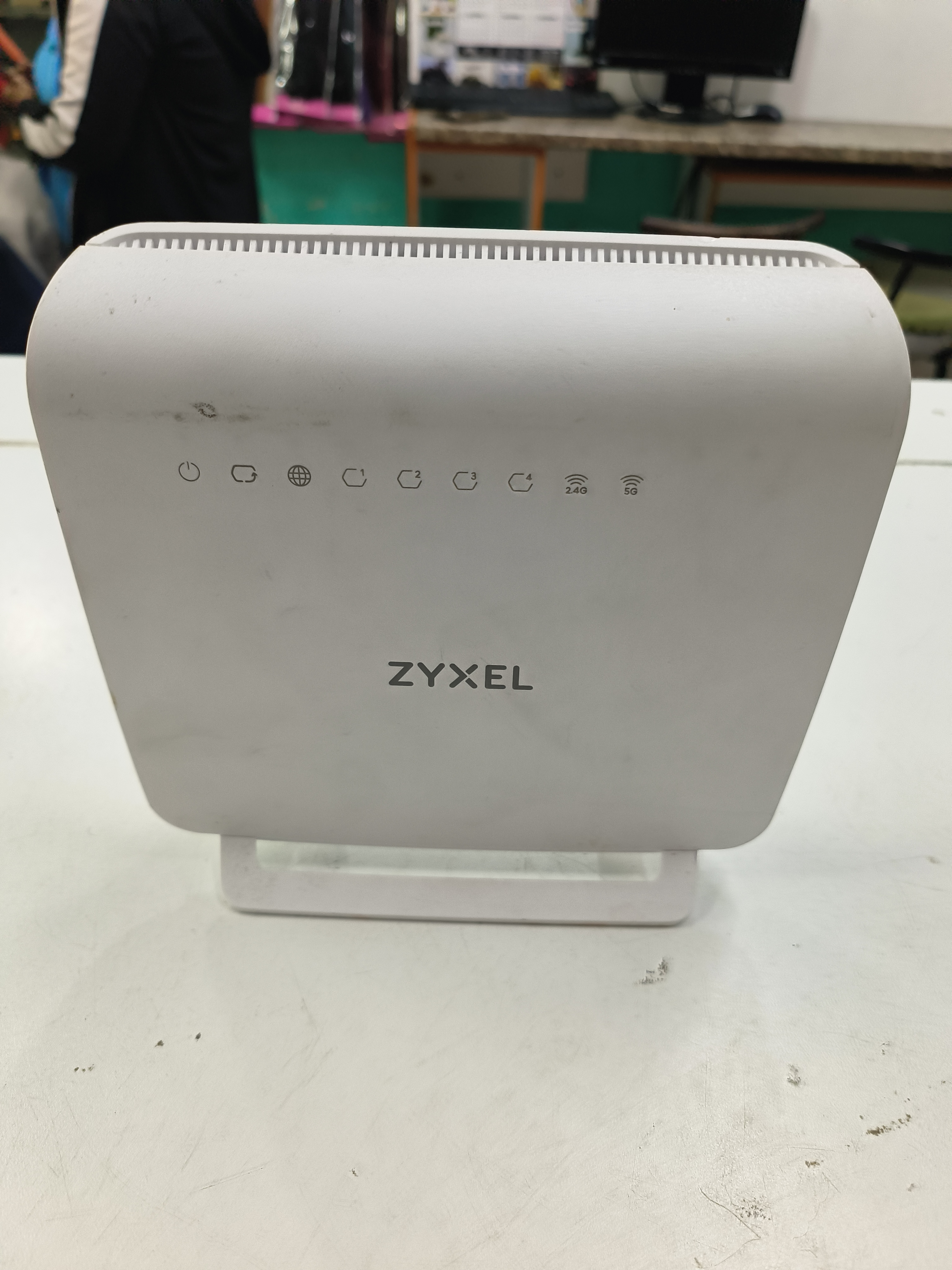 Zyxel EMG3525 series dual-band wireless AC/N gigabit ethernet gateway.