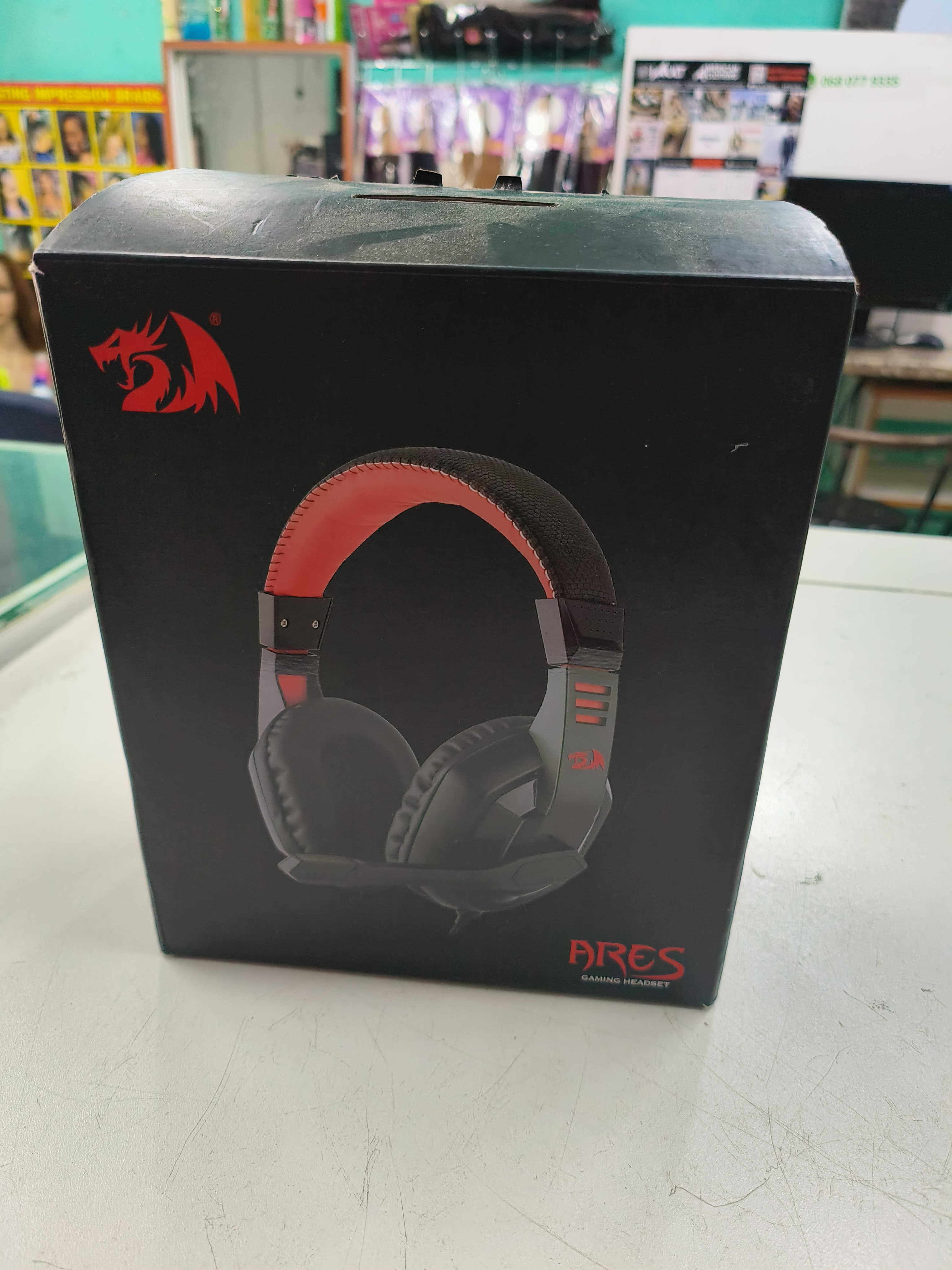 Redragon Ares H120 wired gaming headset.